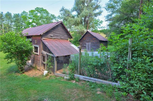 2067 Bethlehem Church Road NE, Floyd, VA 24091