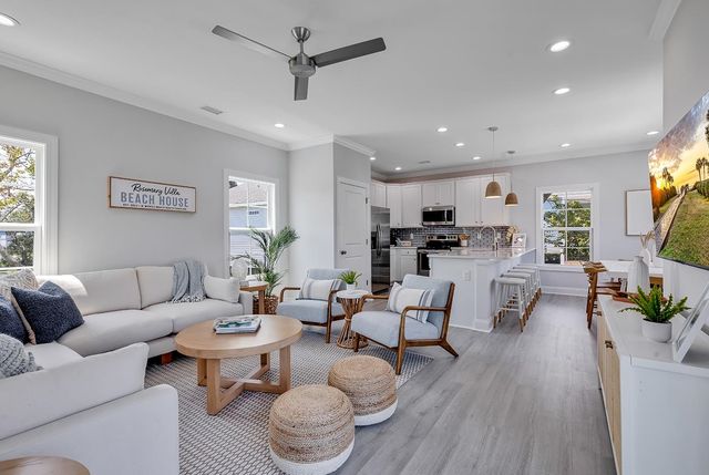 495 Rosemary Ln., North Myrtle Beach, SC 29582