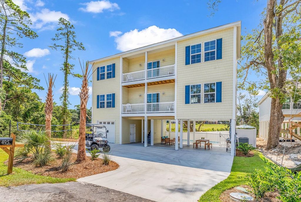 495 Rosemary Ln., North Myrtle Beach, SC 29582