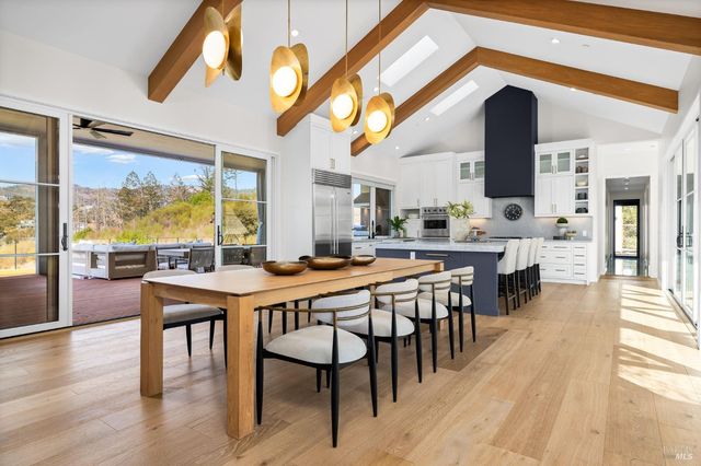 987 Mark West Springs Rd, Santa Rosa, CA 95404