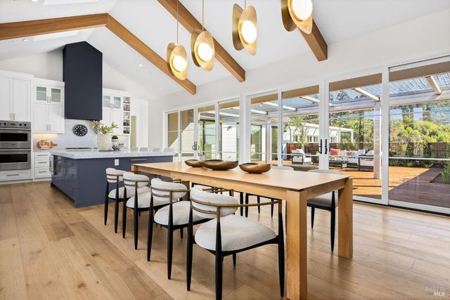 987 Mark West Springs Rd, Santa Rosa, CA 95404