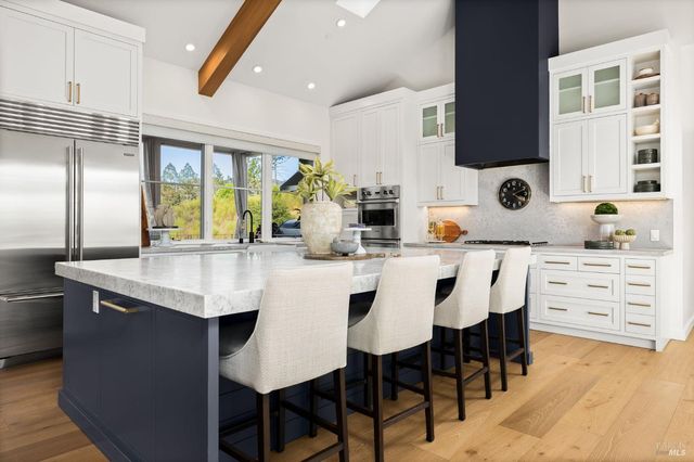 987 Mark West Springs Rd, Santa Rosa, CA 95404