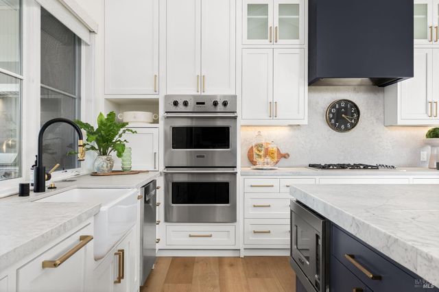 987 Mark West Springs Rd, Santa Rosa, CA 95404