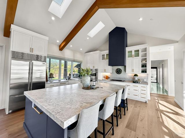 987 Mark West Springs Rd, Santa Rosa, CA 95404