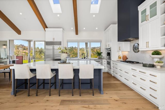 987 Mark West Springs Rd, Santa Rosa, CA 95404