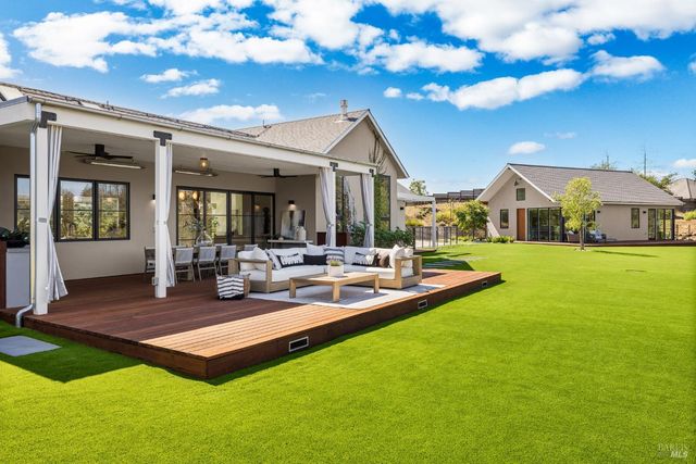 987 Mark West Springs Rd, Santa Rosa, CA 95404