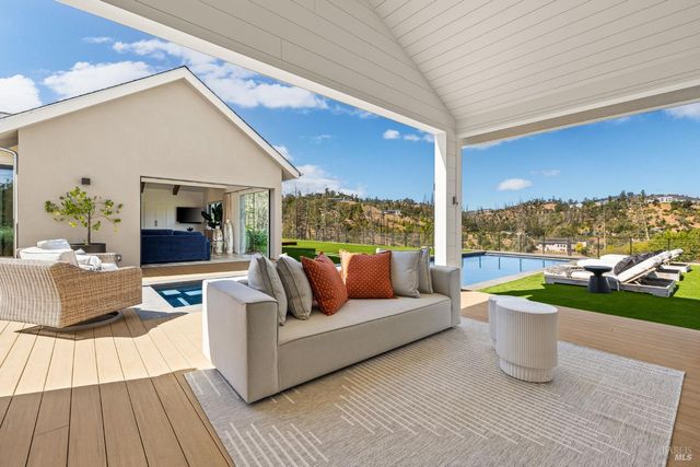 987 Mark West Springs Rd, Santa Rosa, CA 95404