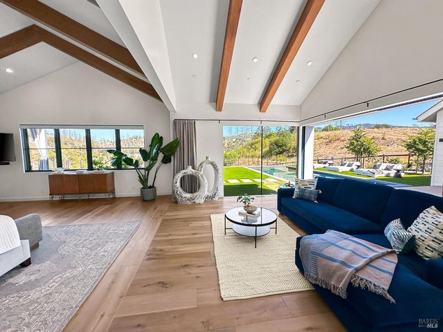 987 Mark West Springs Rd, Santa Rosa, CA 95404