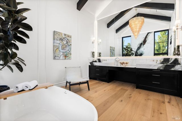 987 Mark West Springs Rd, Santa Rosa, CA 95404