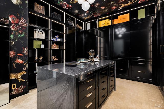 987 Mark West Springs Rd, Santa Rosa, CA 95404