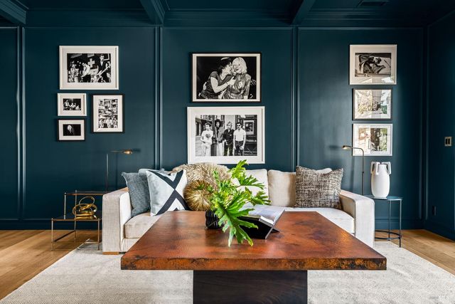 987 Mark West Springs Rd, Santa Rosa, CA 95404