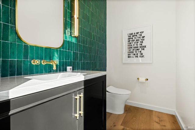 987 Mark West Springs Rd, Santa Rosa, CA 95404