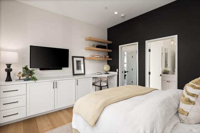 987 Mark West Springs Rd, Santa Rosa, CA 95404