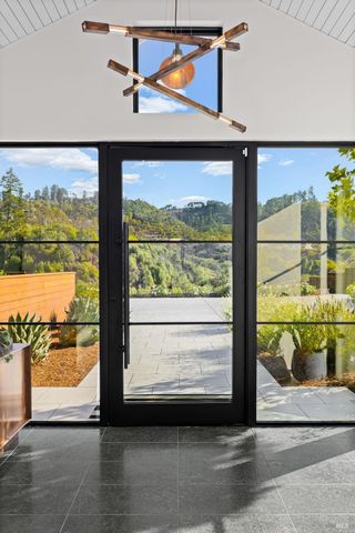 987 Mark West Springs Rd, Santa Rosa, CA 95404