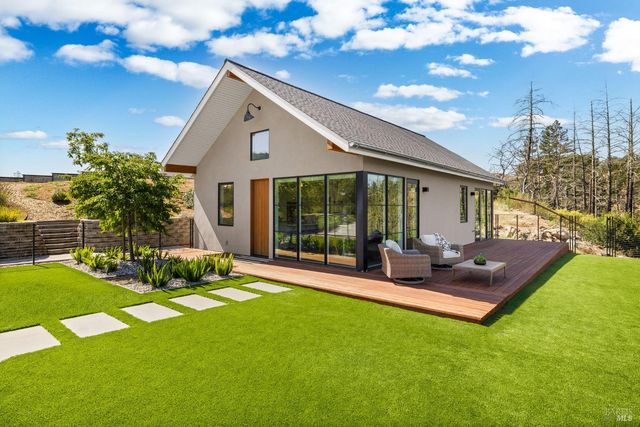 987 Mark West Springs Rd, Santa Rosa, CA 95404