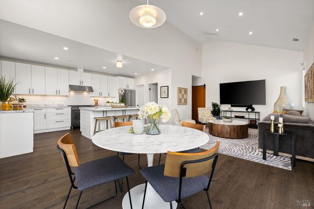 987 Mark West Springs Rd, Santa Rosa, CA 95404