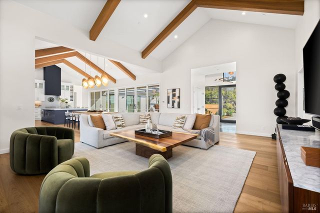 987 Mark West Springs Rd, Santa Rosa, CA 95404