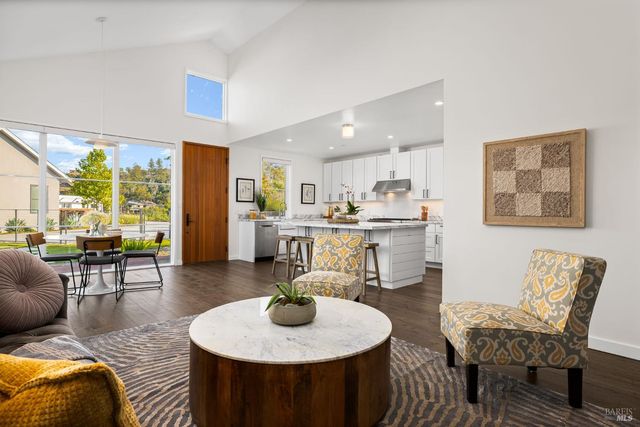 987 Mark West Springs Rd, Santa Rosa, CA 95404