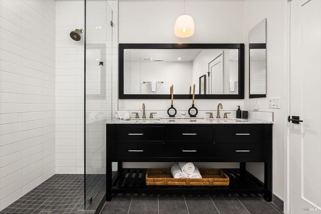 987 Mark West Springs Rd, Santa Rosa, CA 95404