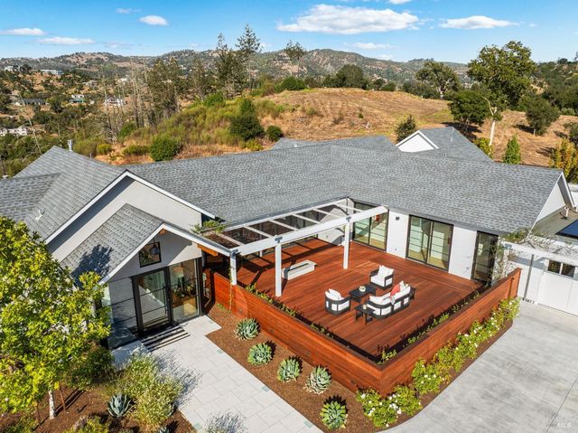 987 Mark West Springs Rd, Santa Rosa, CA 95404