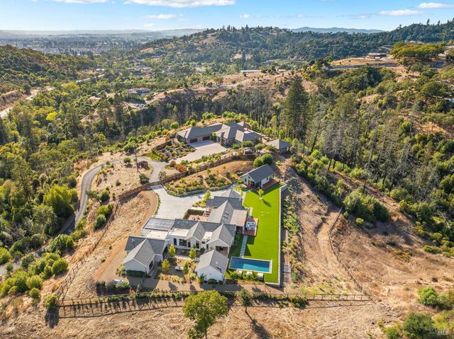 987 Mark West Springs Rd, Santa Rosa, CA 95404