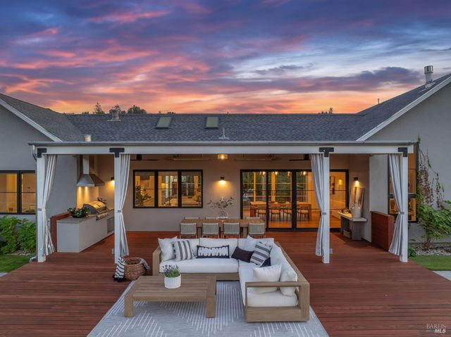 987 Mark West Springs Rd, Santa Rosa, CA 95404