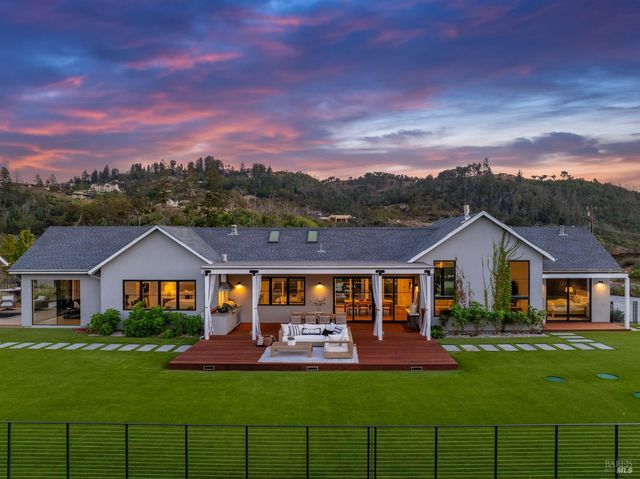 987 Mark West Springs Rd, Santa Rosa, CA 95404