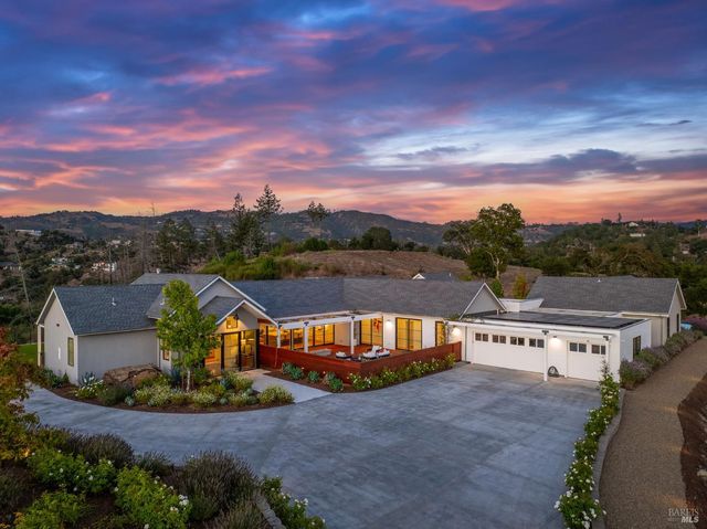 987 Mark West Springs Rd, Santa Rosa, CA 95404