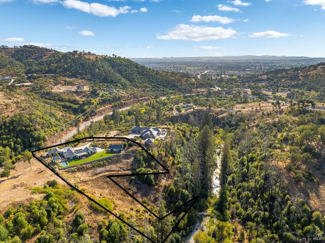 987 Mark West Springs Rd, Santa Rosa, CA 95404