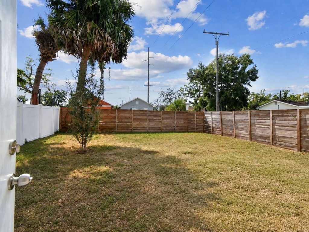 Image 34 of property listing at 2601 E LAKE AVENUE A, Tampa, FL 33610