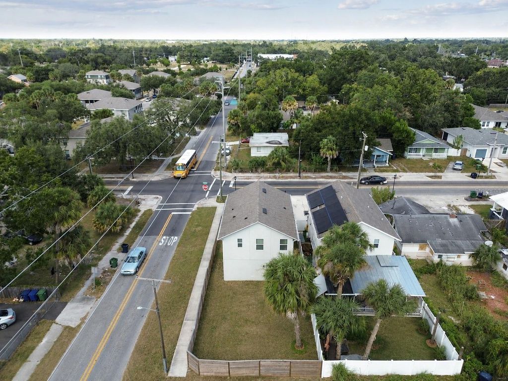 Image 35 of property listing at 2601 E LAKE AVENUE A, Tampa, FL 33610