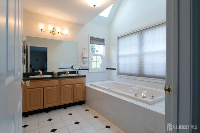5 Newell Street, Hillsborough, NJ 08844