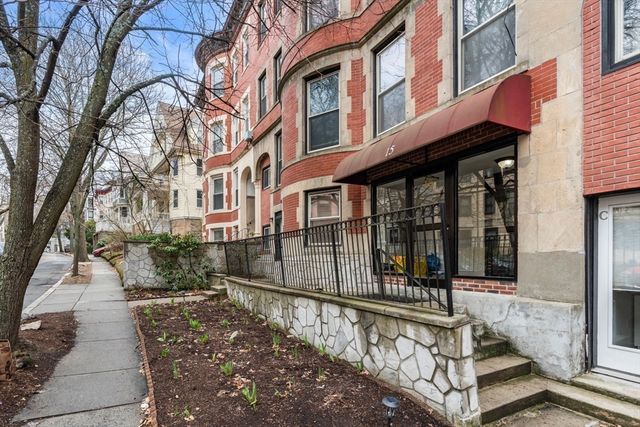 15 University Road 21, Brookline, MA 02445