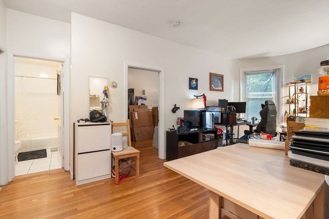 15 University Road 21, Brookline, MA 02445
