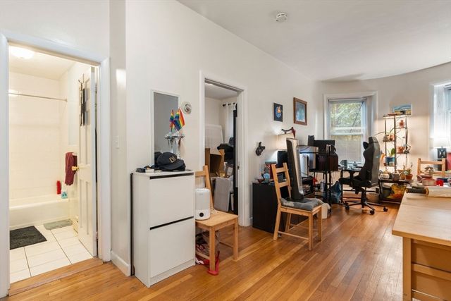 15 University Road 21, Brookline, MA 02445