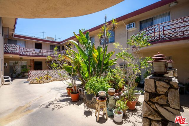720 S Plymouth Boulevard, Los Angeles, CA 90005