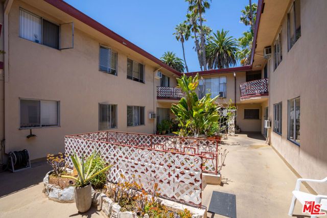 720 S Plymouth Boulevard, Los Angeles, CA 90005