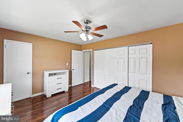 16 STOCKTON RD, Kendall Park, NJ 08824