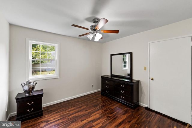 16 STOCKTON RD, Kendall Park, NJ 08824