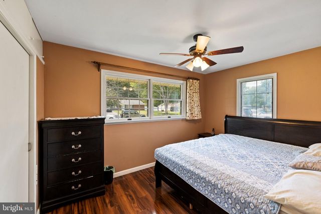 16 STOCKTON RD, Kendall Park, NJ 08824
