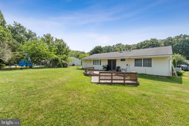 16 STOCKTON RD, Kendall Park, NJ 08824