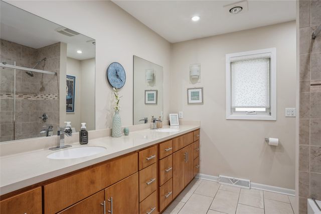 2105 Park Avenue, Des Moines, IA 50321
