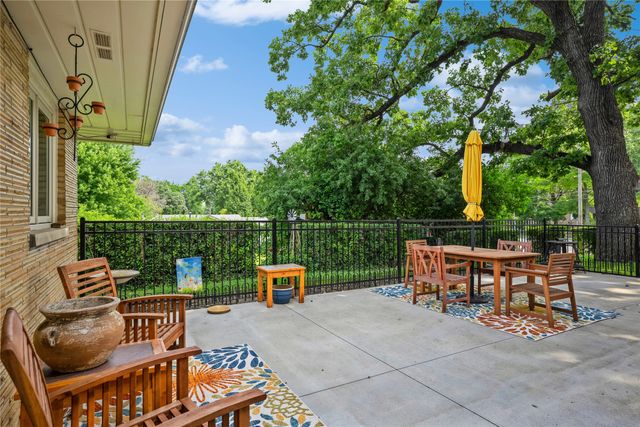 2105 Park Avenue, Des Moines, IA 50321