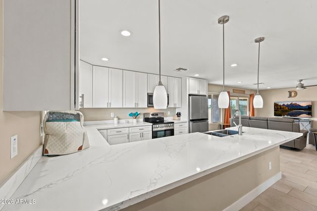 33201 W Siesta Way, Tonopah, AZ 85354