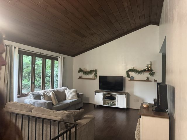 36 Mary Lou Avenue, Westport, MA 02790