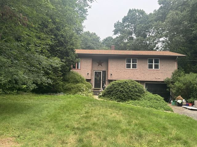 36 Mary Lou Avenue, Westport, MA 02790