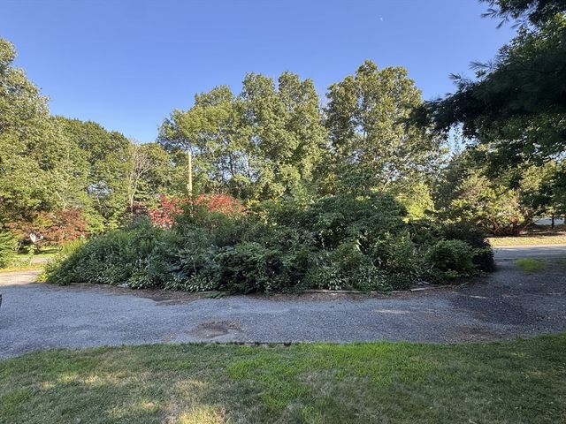 36 Mary Lou Avenue, Westport, MA 02790
