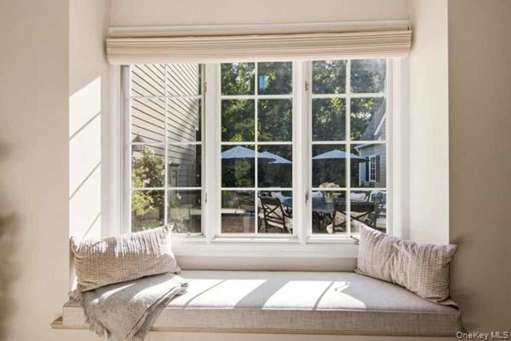 2 Meadow Sea Lane, East Setauket, NY 11733 — photo 5