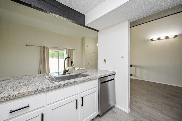 12916 Wirevine Lane 243, Houston, TX 77072