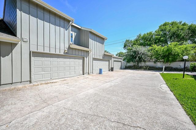 12916 Wirevine Lane 243, Houston, TX 77072